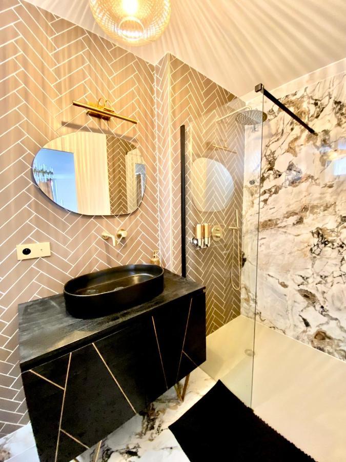 Villa Caprice Сикс-Фор-ле-Плаж Екстериор снимка