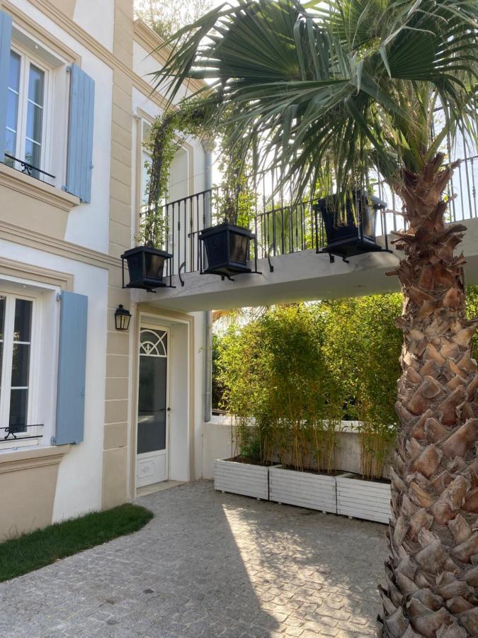 Villa Caprice Сикс-Фор-ле-Плаж Екстериор снимка