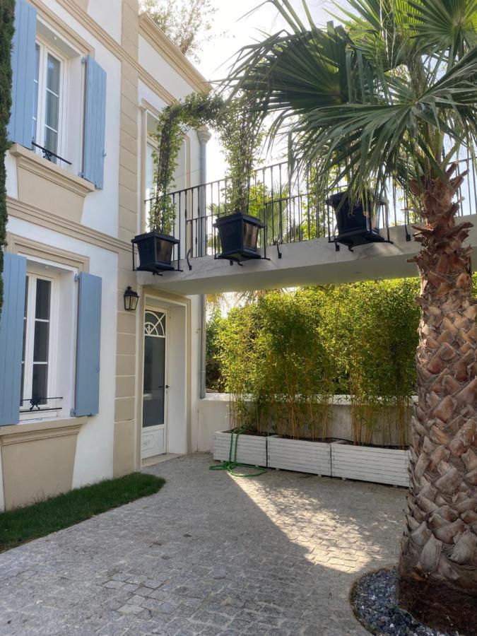 Villa Caprice Сикс-Фор-ле-Плаж Екстериор снимка
